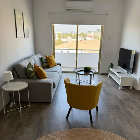 Luxurious Penthouse In Center 300m From The Apartmán Larnaca