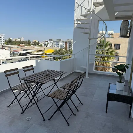 Lägenhet Luxurious Penthouse In Center 300m From The *