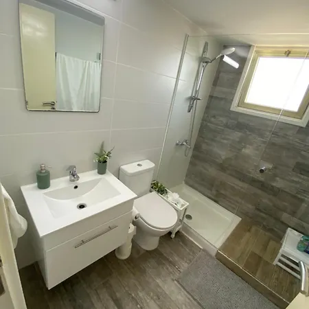 Luxurious Penthouse In Center 300m From The Apartmán Larnaca