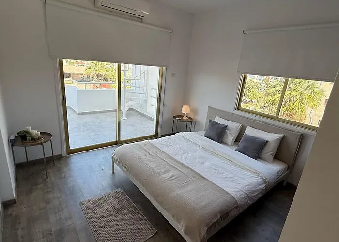 Apartamento Luxurious Penthouse In Center 300m From The