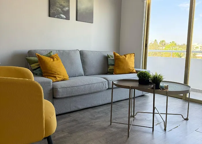 Luxurious Penthouse In Center 300m From The Apartamento Lárnaca