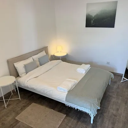 Luxurious Penthouse In Center 300m From The Λάρνακα