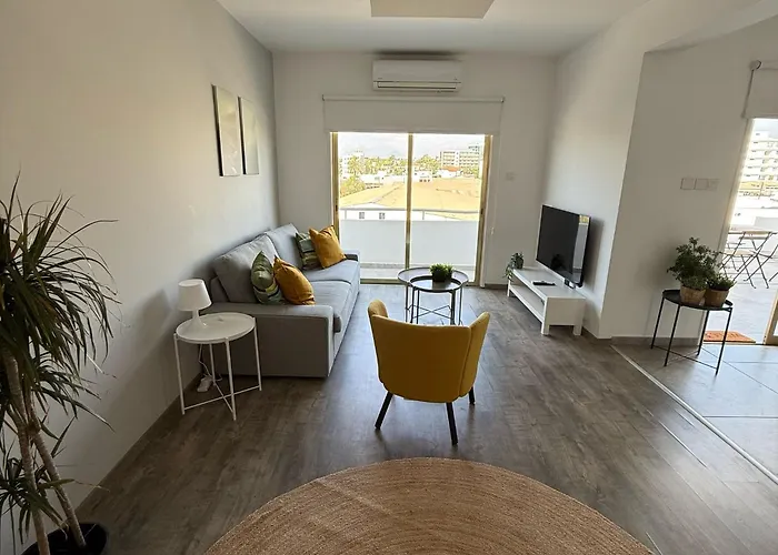 Διαμέρισμα Luxurious Penthouse In Center 300m From The *